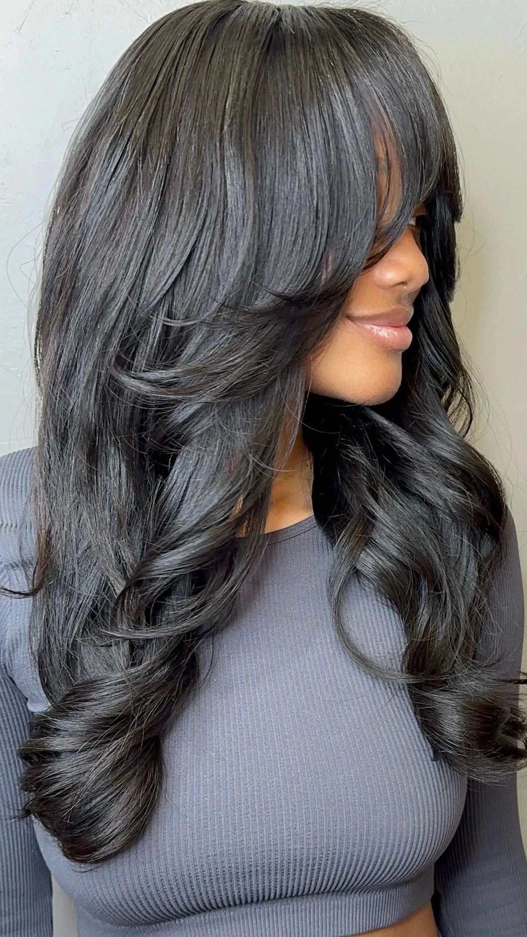 33 Romantic Valentine Waves Hairstyles For Long Hair With Layered Movement That Are Soft, Romantic and Glossy 12 Flowing Valentine Lengths With A Centre Part