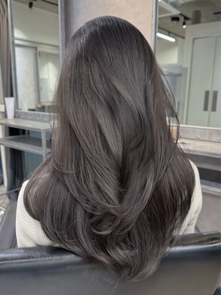 33 Romantic Valentine Waves Hairstyles For Long Hair With Layered Movement That Are Soft, Romantic and Glossy 16 Long Candlelit Bends With Gentle Volume