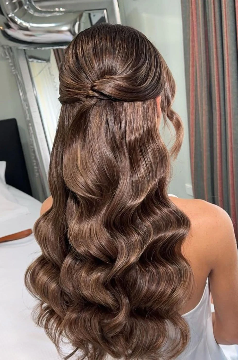Romantic Shine Waves With A Polished Finish