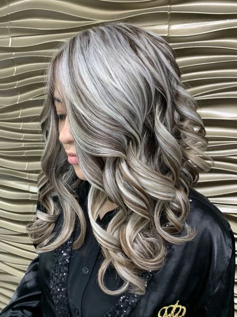 Date-Night Soft Curls With A Serum Shine