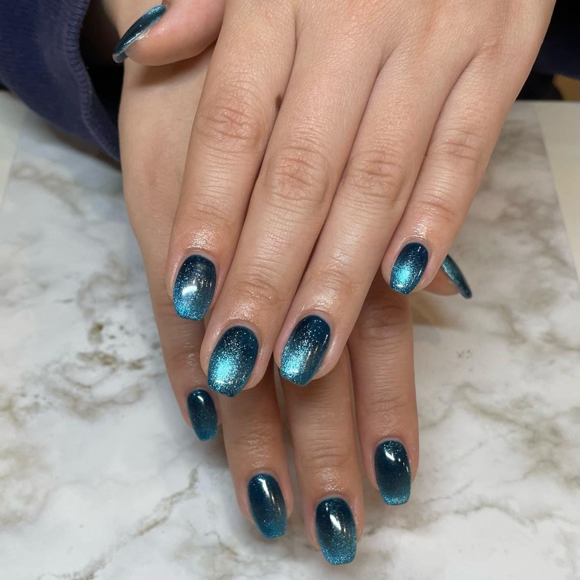 Dark Teal Glitter Cat Eye Oval Nails for Winter Date Nights