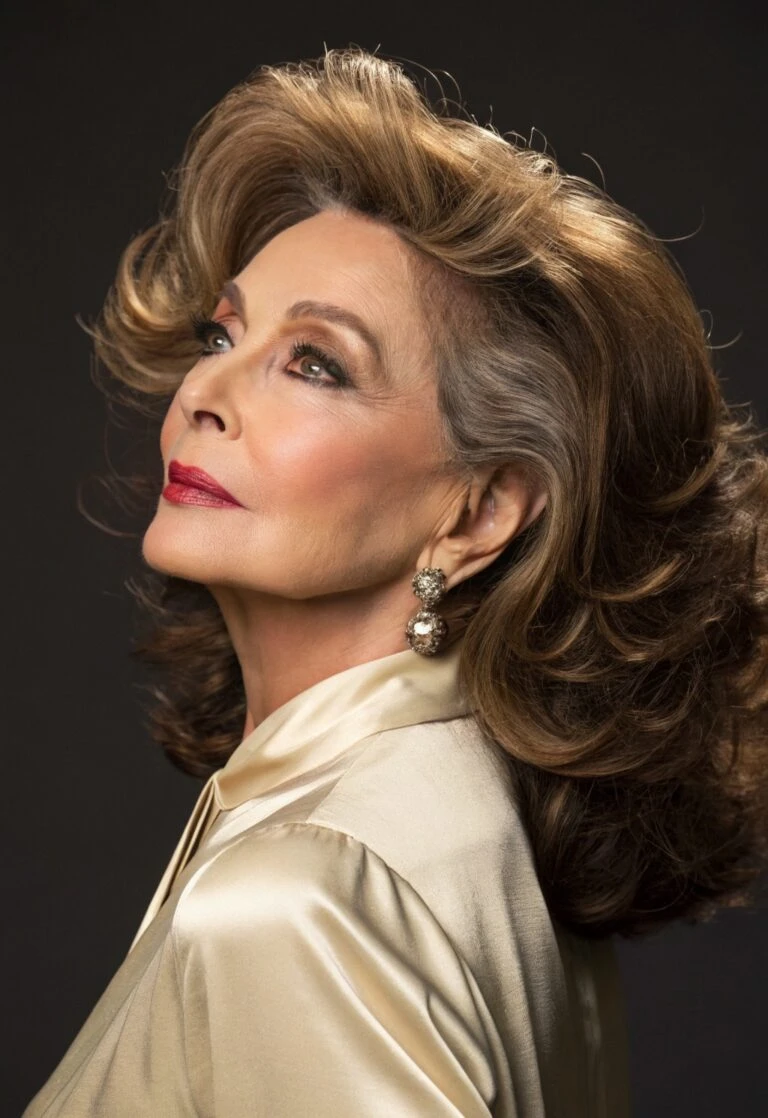 50 Voluminous Winter Blowout Hairstyles for Women Over 50 for Workdays That Are Chic, Polished and Easy to Wear 51 The Signature Voluminous Workday Blowout