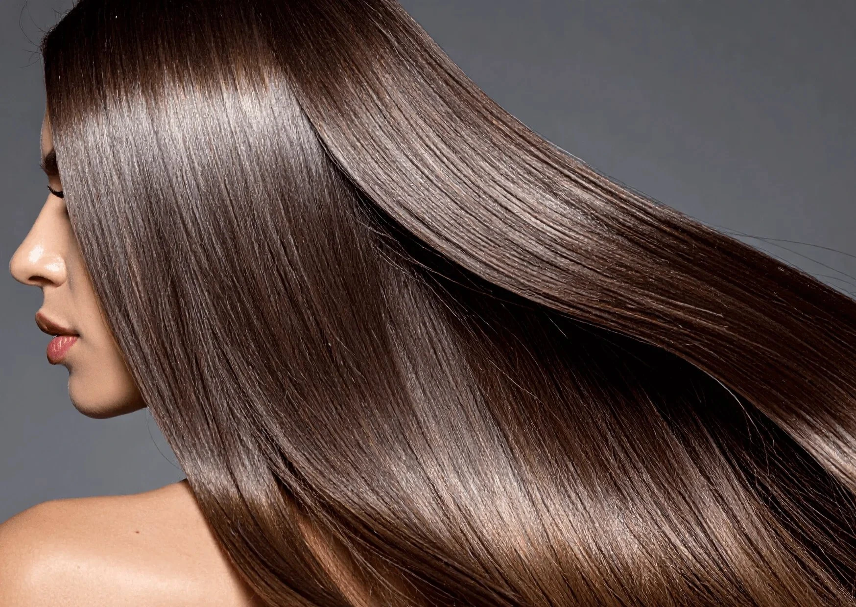 20 Winter Glass Hair Hairstyles For Women In Their 30s With A Deep Conditioning Routine That Are Sleek, Shiny and Polished 5 Deep-Conditioned Glass Hair With Overnight Conditioning