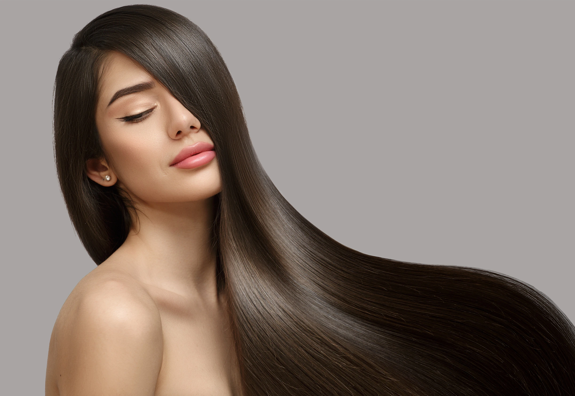 20 Winter Glass Hair Hairstyles For Women In Their 30s With A Deep Conditioning Routine That Are Sleek, Shiny and Polished 12 Weekly Ritual Glass Hair With A Weekly Mask