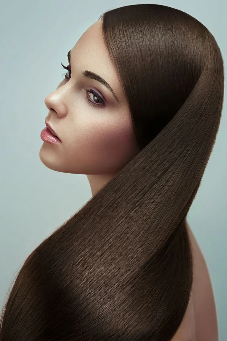 33 Winter Glass Hair Hairstyles For Women In Their 30s With A Mirror Shine That Are Sleek, Shiny and Polished 7 High-Gloss Smooth Hair With A Mirror Finish