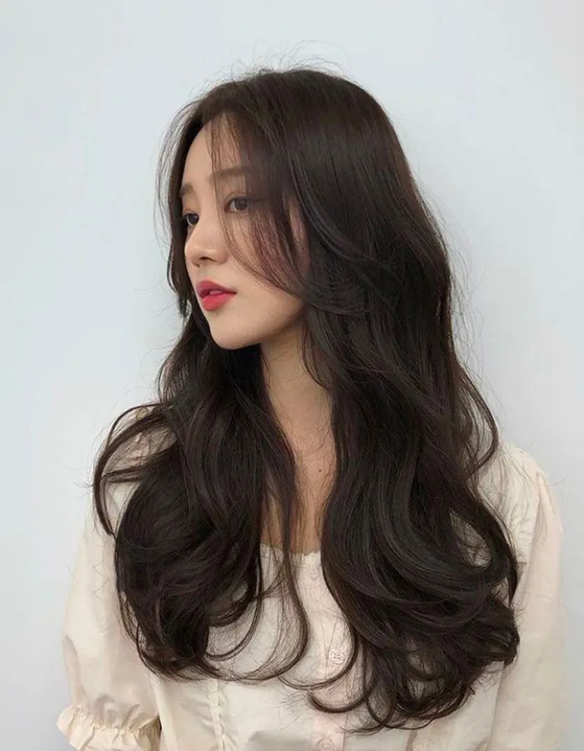 Wispy Layered Waves With A Matte Finish
