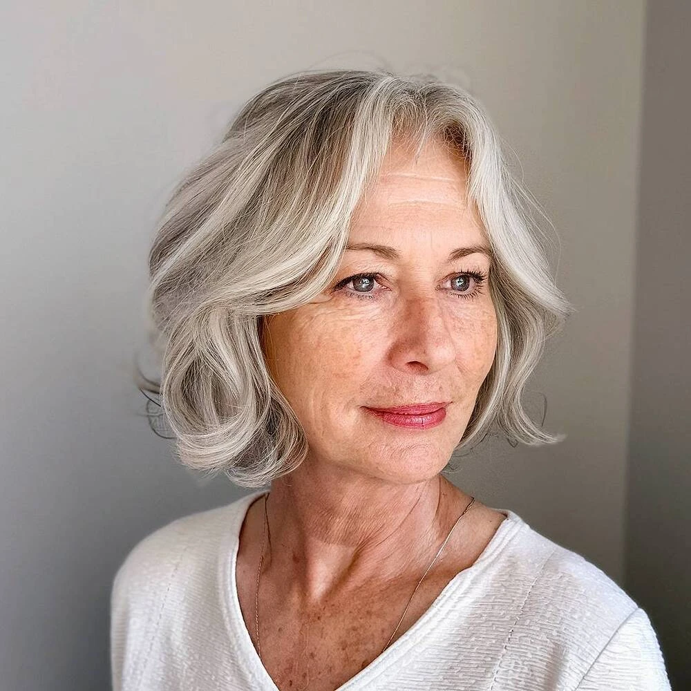 Simple Shoulder Waves With Minimal Styling