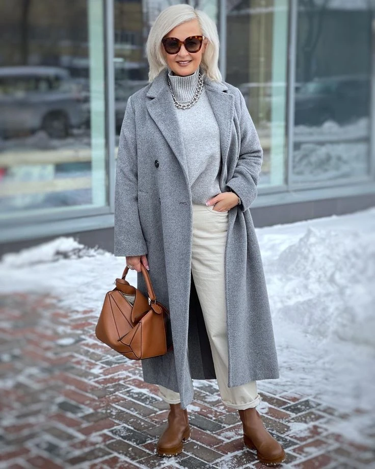 33 Grey Wool Coat Outfits for Women Over 40 for Winter Weekends That Are Cosy, Smart and Effortless 32 Grey Wool Coat with Cream Trousers and Brown Boots for a Vintage-Style Weekend