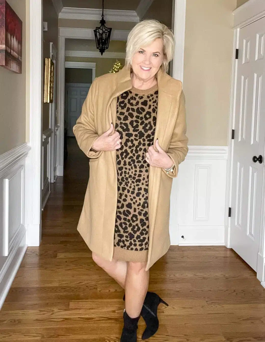 25 Wool Wrap Coat Outfits for Women Over 40 for Winter Weddings That Are Warm, Elegant and Effortlessly Chic 18 Camel Wool Coat with a Leopard Dress and Black Boots for a Stylish Wedding
